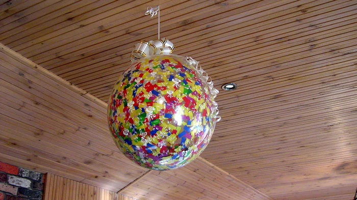 Überraschungsluftballon